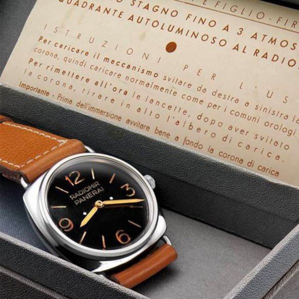 Watch de Luxe Panerai Radiomir 1936 960x960.jpg